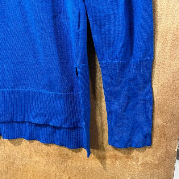 J Crew VNeck Sweater Women’s Size Small Lightweight Sapphire Blue Merino Wool - Picture 5 of 9